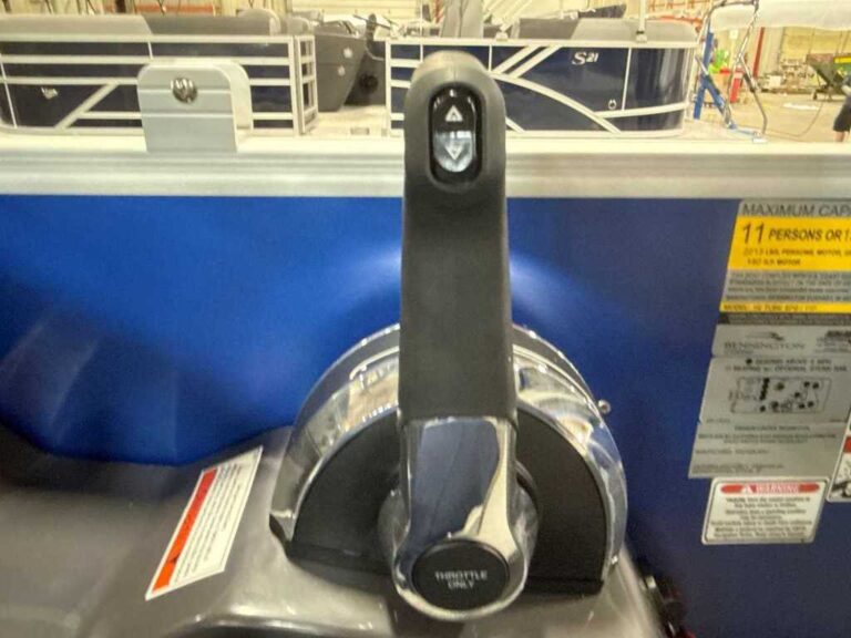 2026 Bennington 20SSB - SPS - Luxe US-ETWS9813K526 [photo 11]